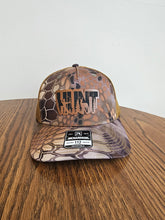 Load image into Gallery viewer, Bow Hunt Hat
